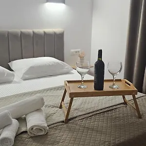 Appartement Bllok Scandi 2 Self -check-in, Tirana